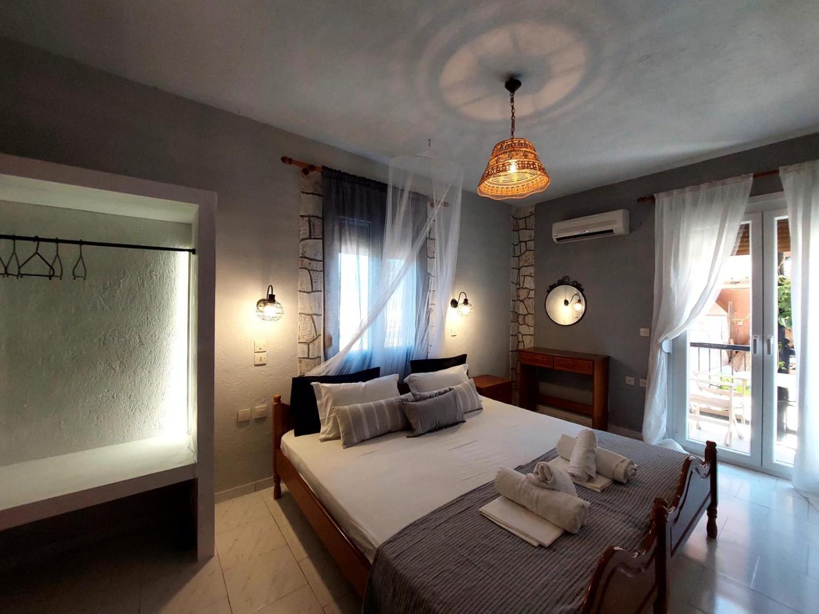 Georgia Apartments Stafylos Extérieur photo