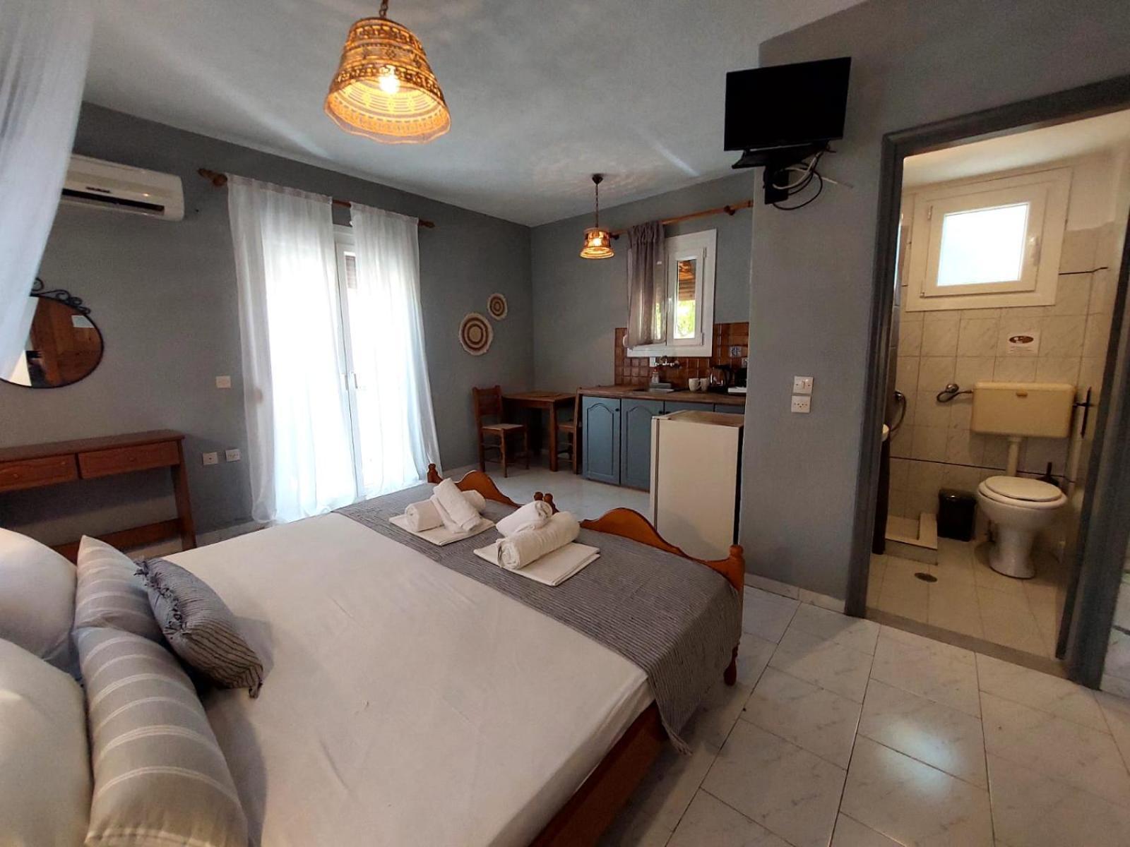 Georgia Apartments Stafylos Chambre photo