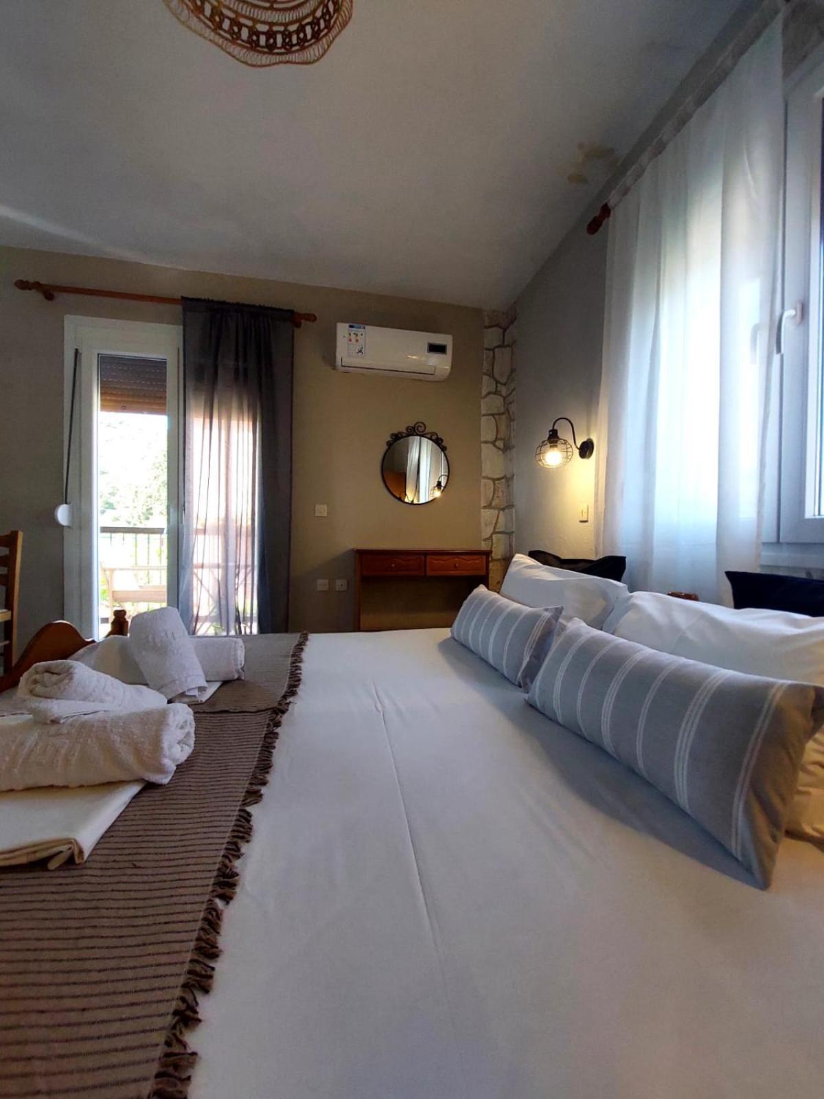 Georgia Apartments Stafylos Extérieur photo