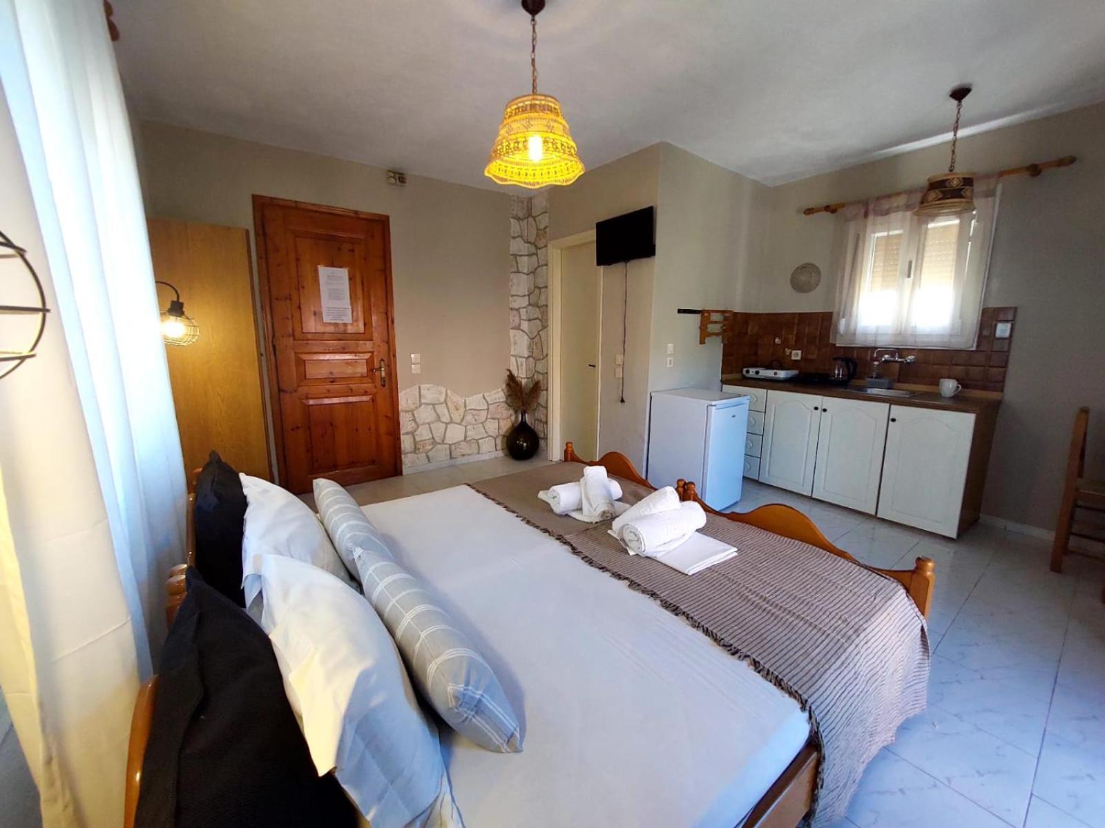 Georgia Apartments Stafylos Extérieur photo