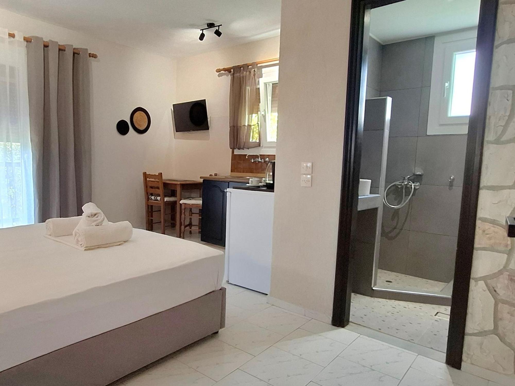 Georgia Apartments Stafylos Chambre photo