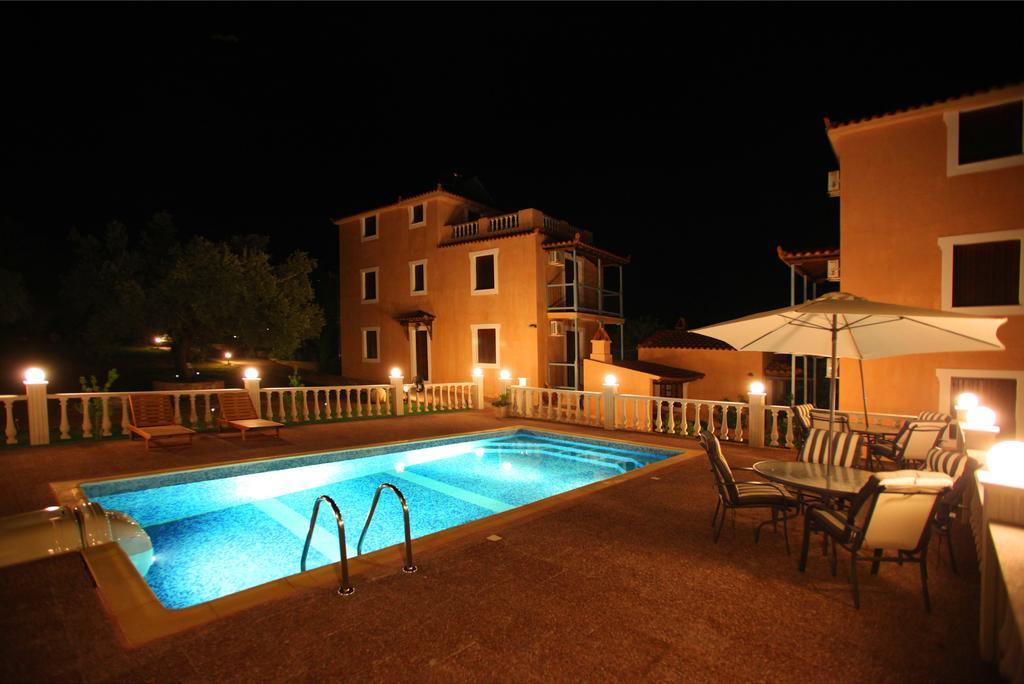 Georgia Apartments Stafylos Extérieur photo