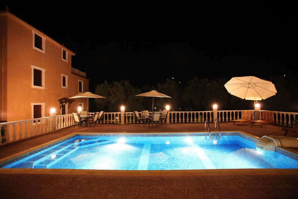 Georgia Apartments Stafylos Extérieur photo